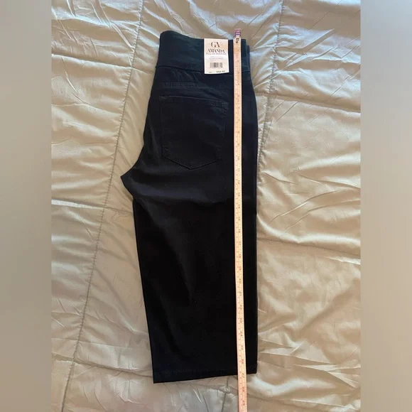 Gloria Vanderbilt Amanda Pull-on Skimmer Black Capri Jean Size 6 NWT - Picture 12 of 16